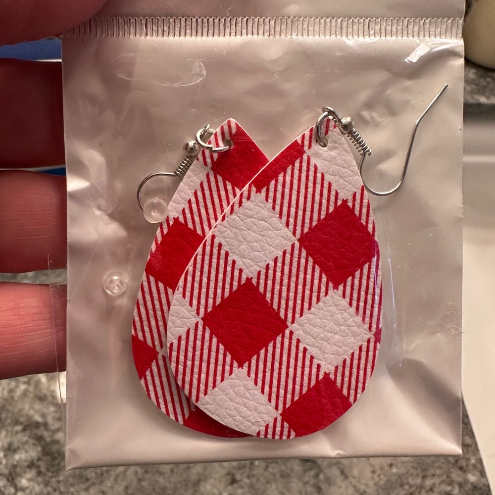 New pho leather earrings